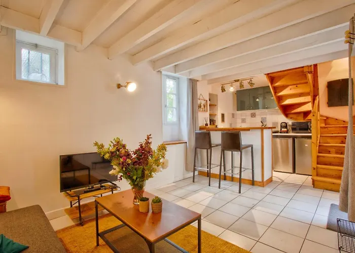 The Castle House Pensjonat Caen